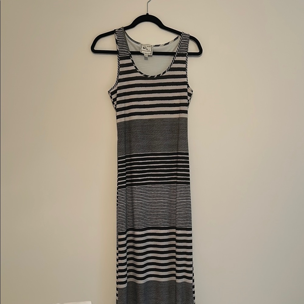 Pink Rose Black and White Sleeveless Sheath Maxi Dress